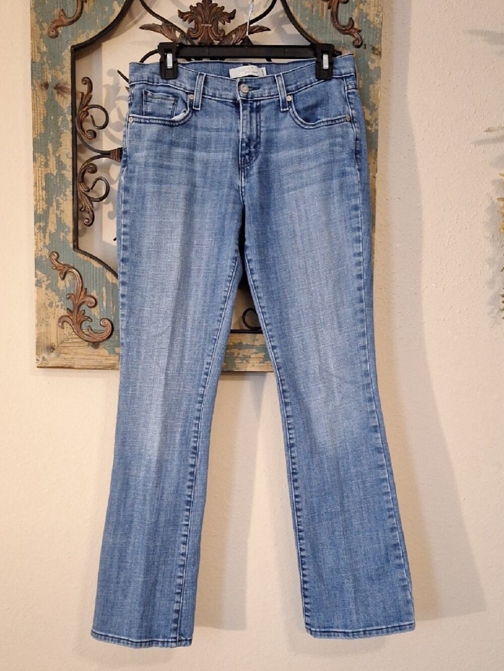 🔥🔥CLEARANCE🔥🔥 Levi's Light Blue Boot Cut Jeans. Size 6